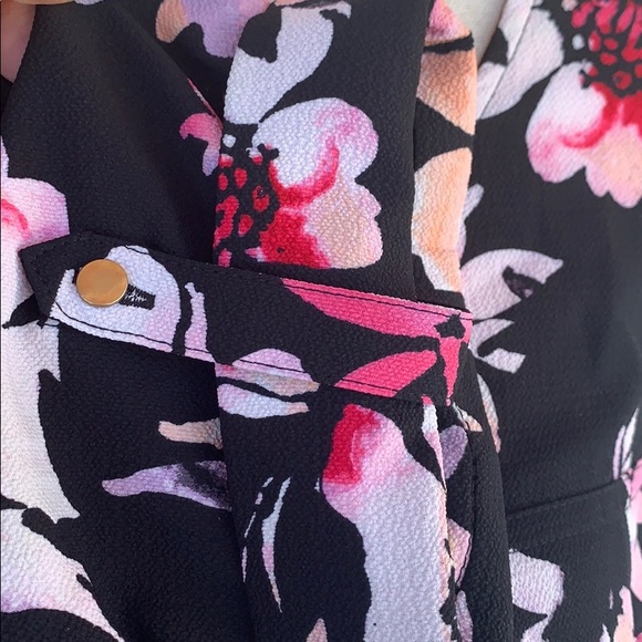 Croft & Barrow Black Floral Cuffed Sleeves Flowing Top NWOT - Picture 9 of 13